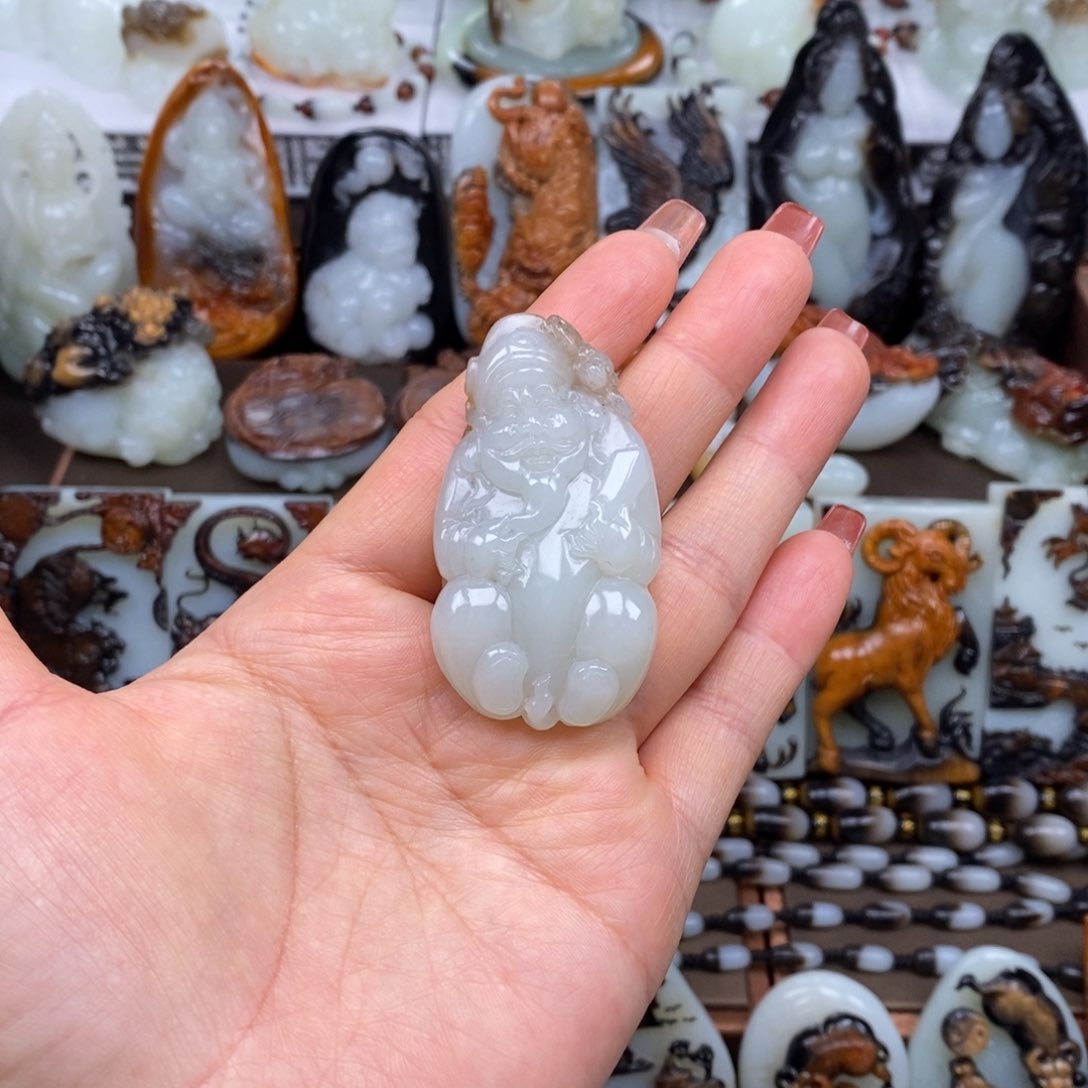 颈饰未镶嵌和田玉