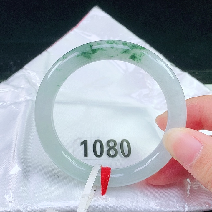 未镶嵌手镯（圆镯）翡翠