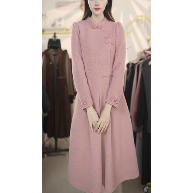 M8216  2024年秋冬新款新中式中国风气质时尚显瘦中长款连衣裙