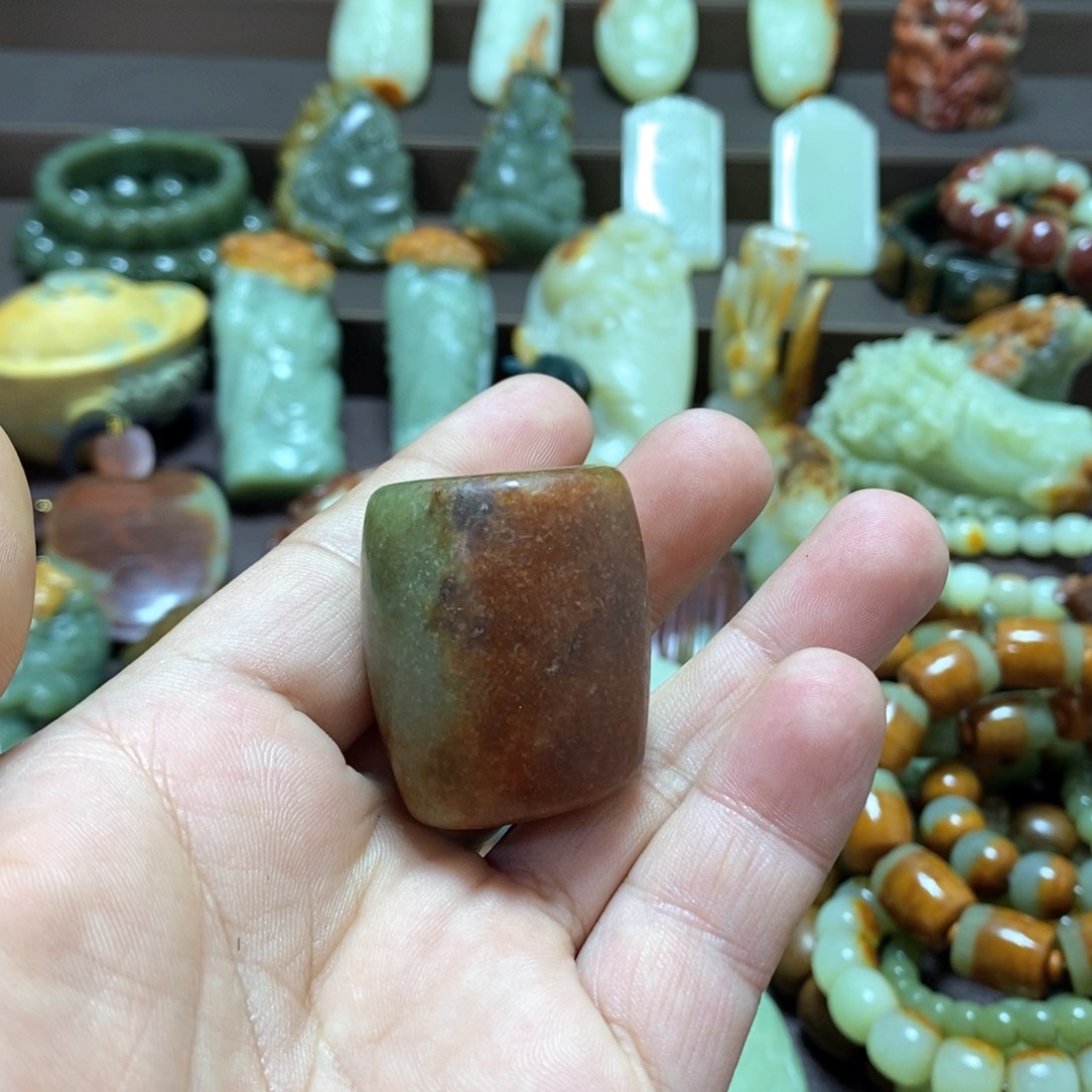 透闪石质玉乐子未镶嵌