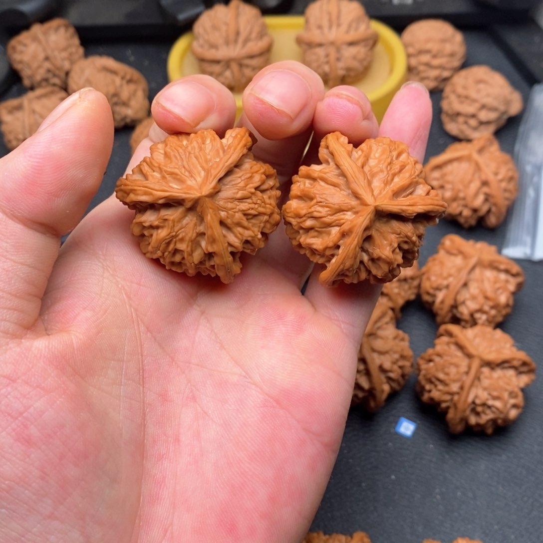 文玩核桃吊坠38球奔