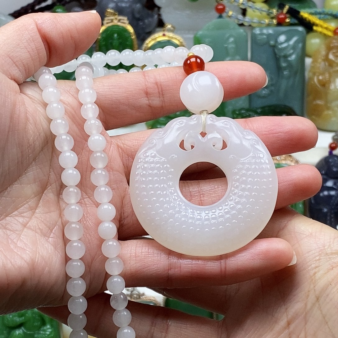 和田玉颈饰未镶嵌