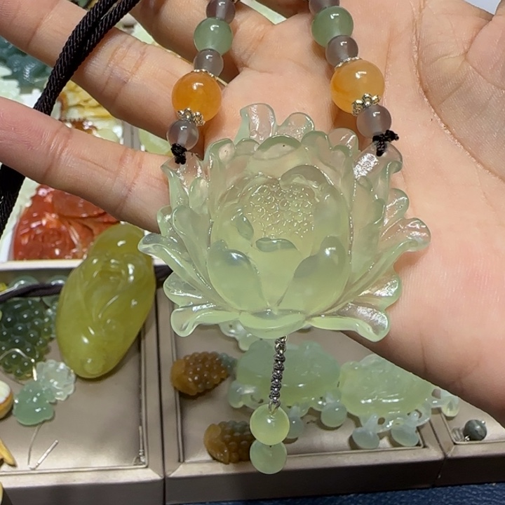 蛇纹石玉吊坠未镶嵌