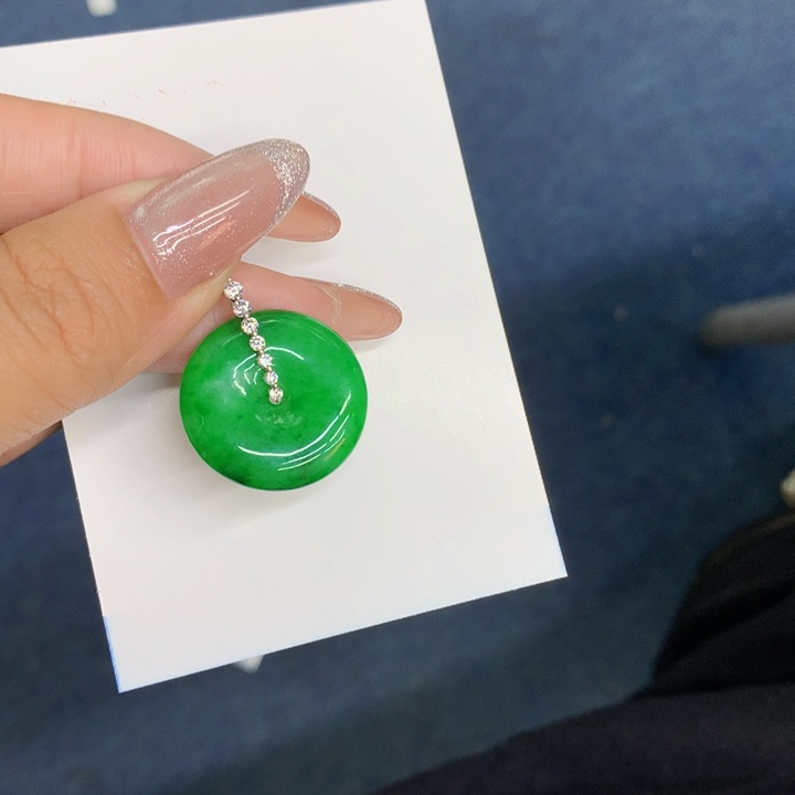 颈饰18K金镶嵌翡翠天然翡翠