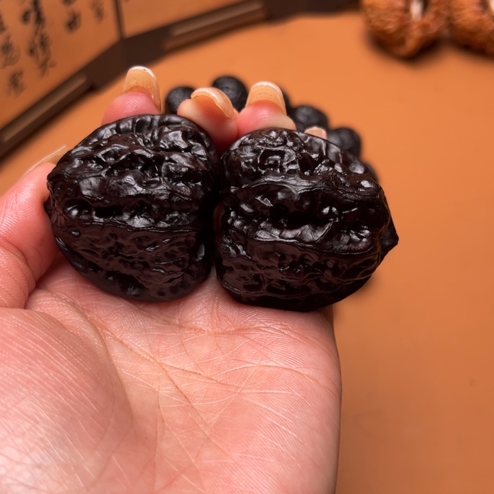 核桃地闷文玩手把件蛤蟆头编号 28