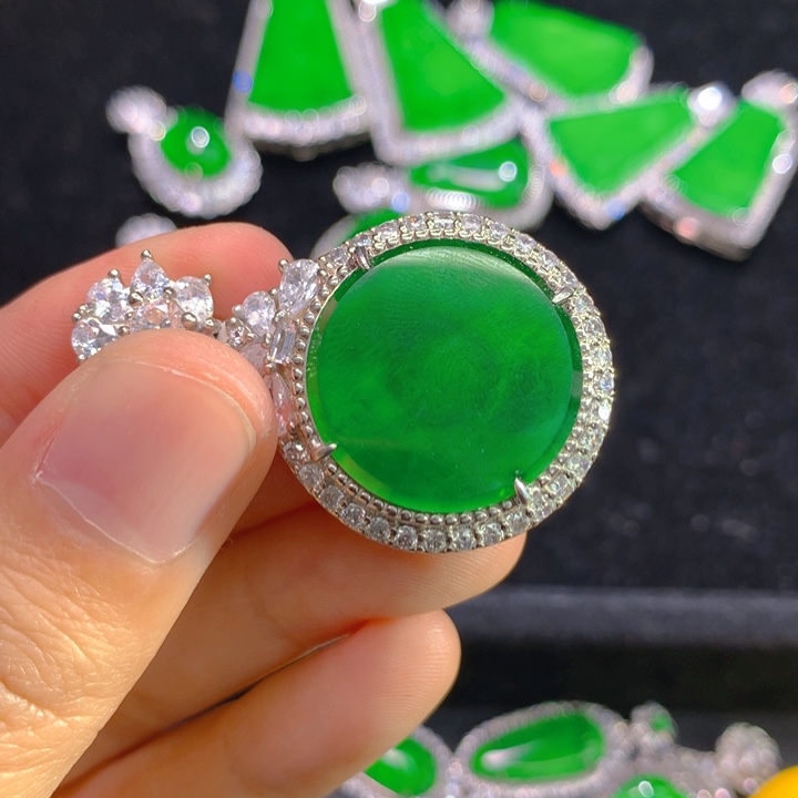 翡翠颈饰银S925镶嵌一个