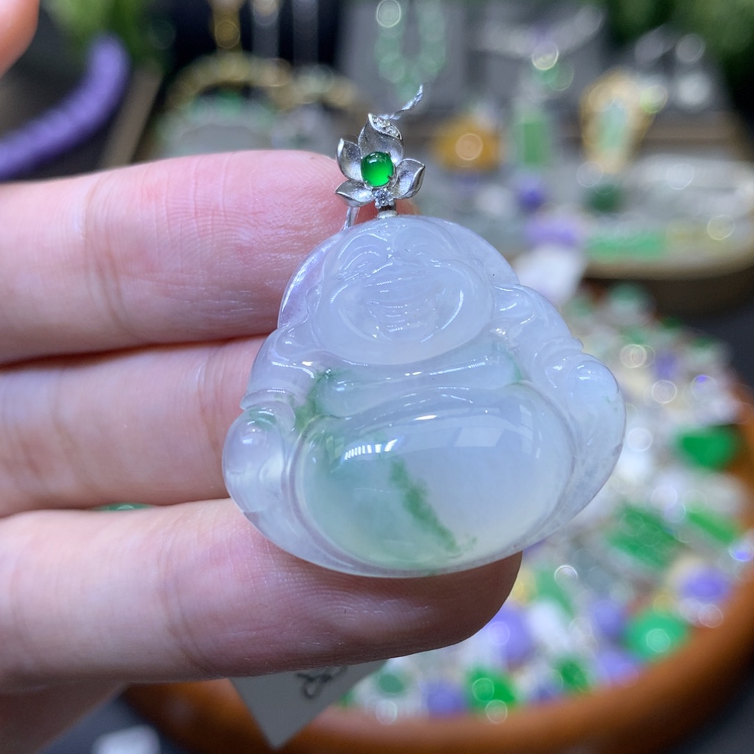 颈饰18K金镶嵌翡翠