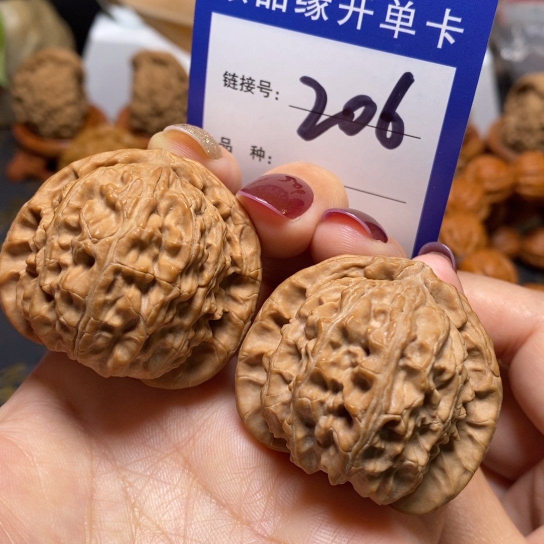 文玩核桃把件白狮子全品42。 206