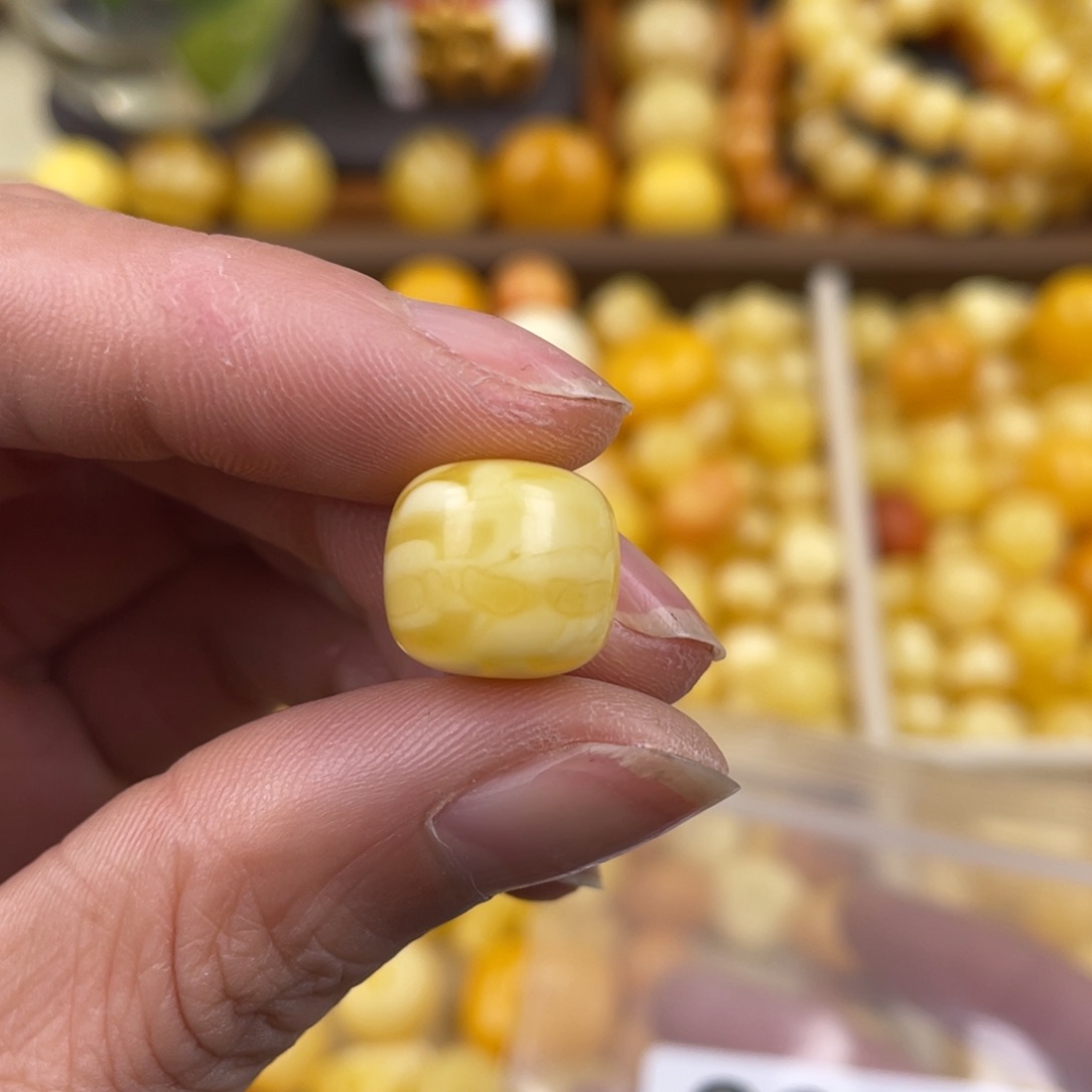 琥珀珠宝奇石未镶嵌12.8