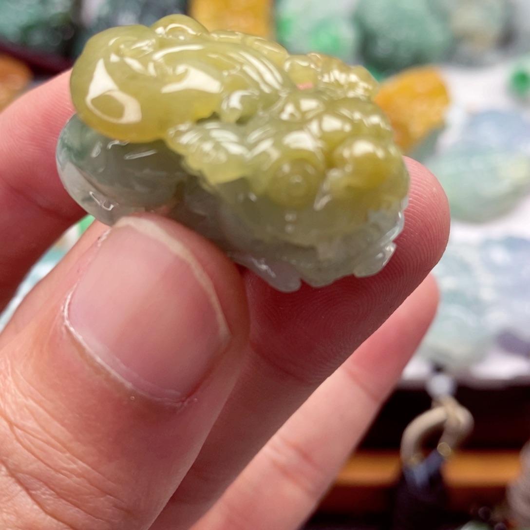 翡翠未镶嵌颈饰翡翠