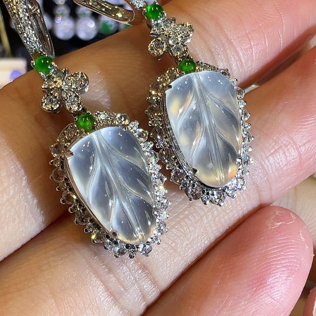 翡翠耳饰18K金镶嵌玻璃种叶子