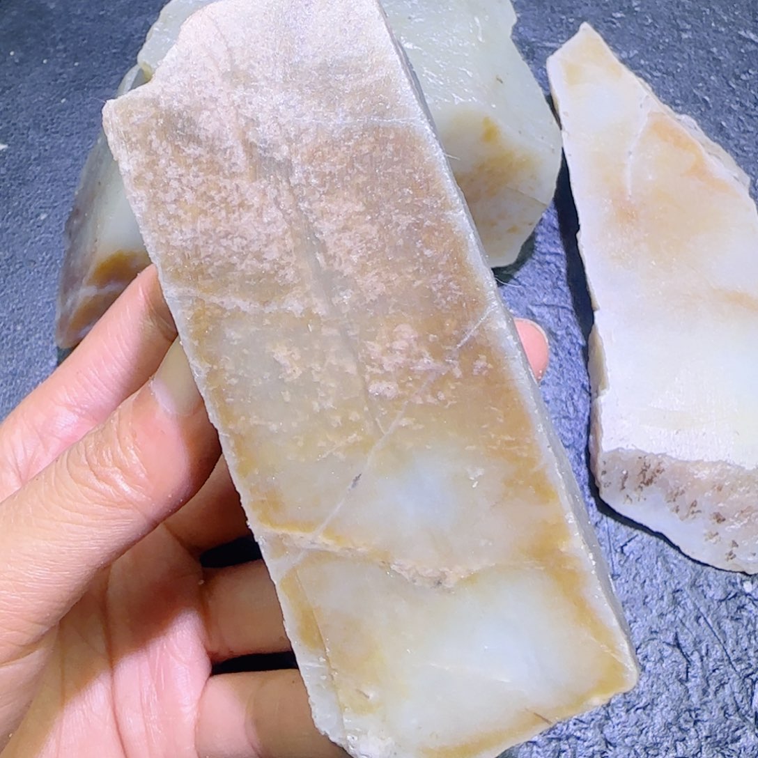 和田玉未镶嵌珠宝半成品