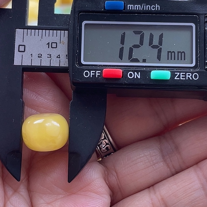 未镶嵌蜜蜡裸石57杂