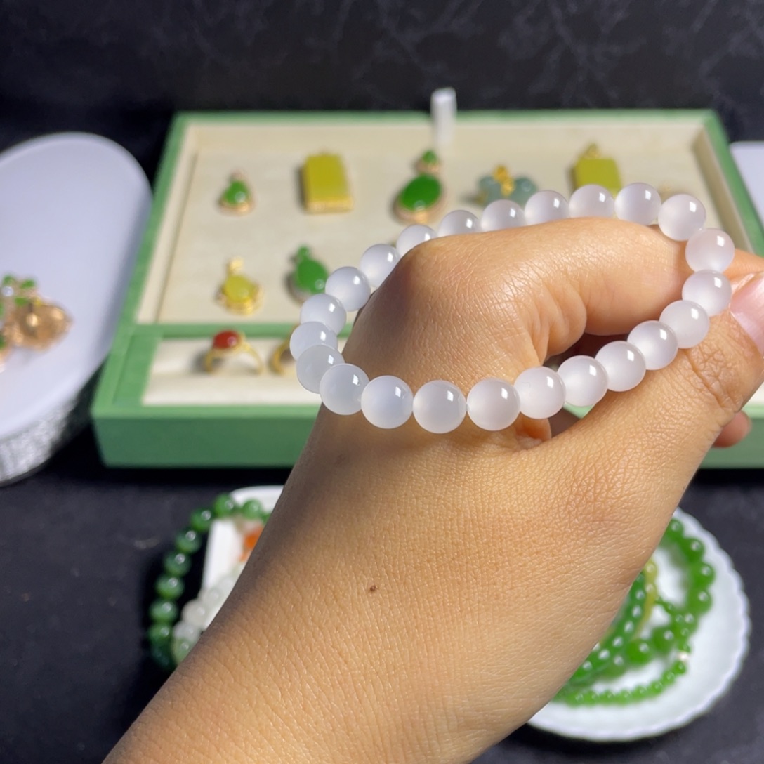 颜***花和田玉未镶嵌手串