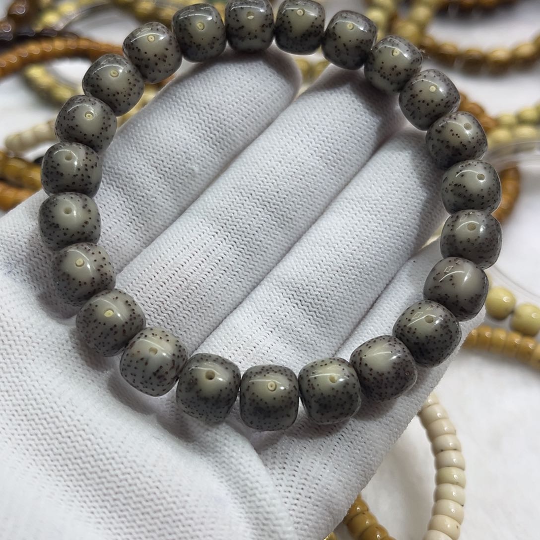 星月菩提吊坠黑冰