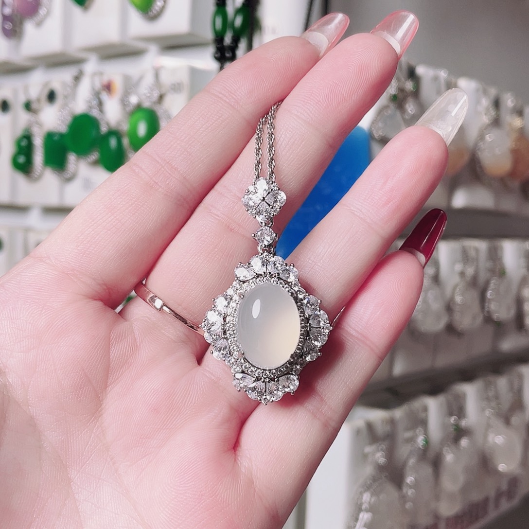 玛瑙/玉髓未镶嵌颈饰