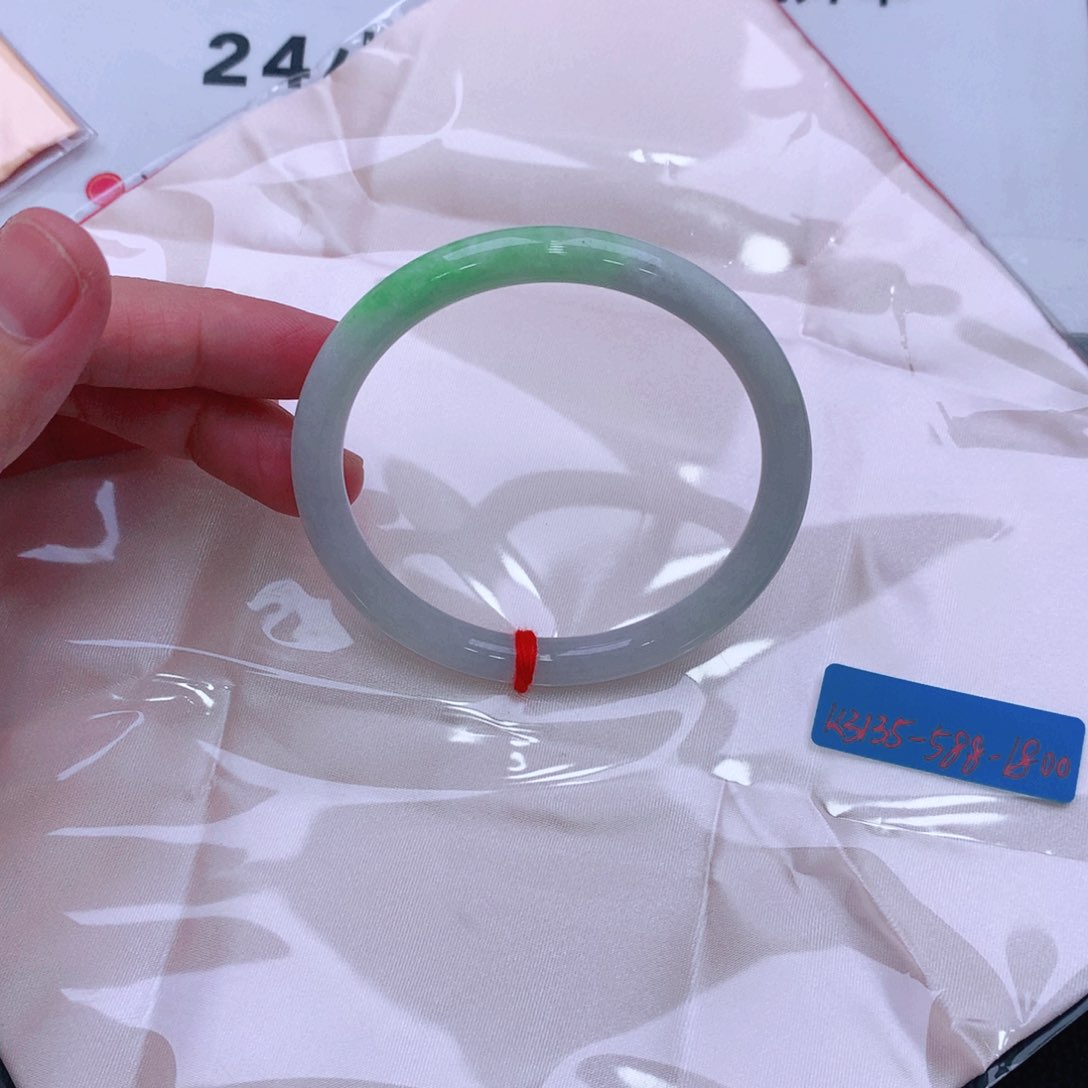 未镶嵌手镯翡翠缅甸翡翠手镯