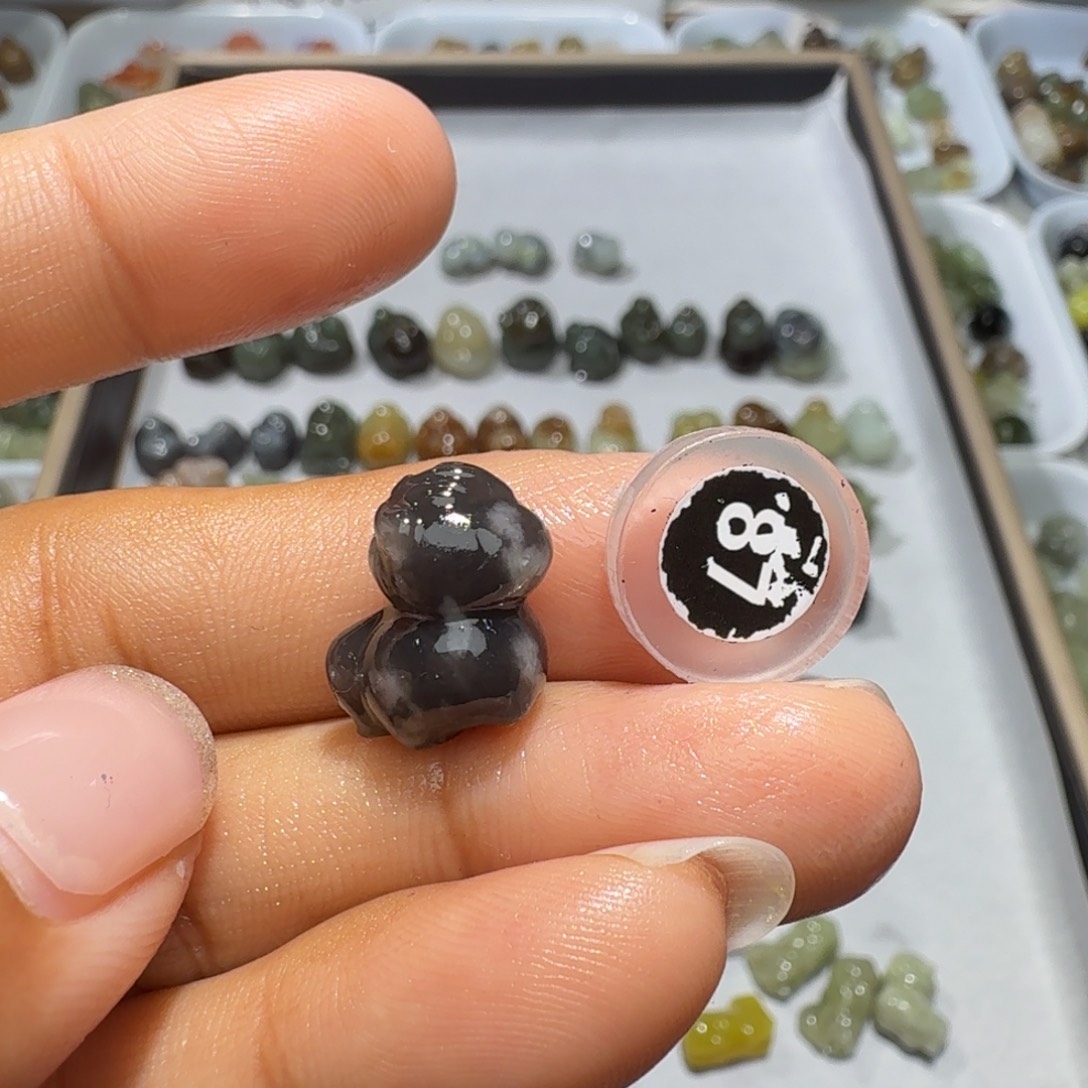 和田玉未镶嵌珠宝奇石