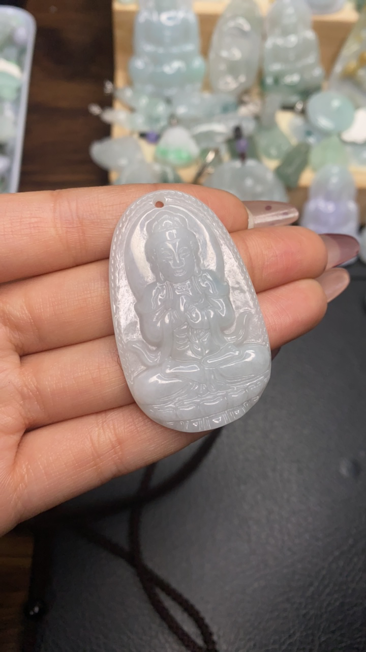 天然翡翠大日如来吊坠