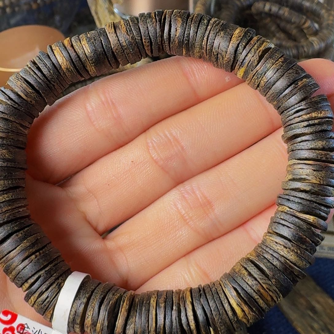 沉香手串沉水虫漏1:0-14克