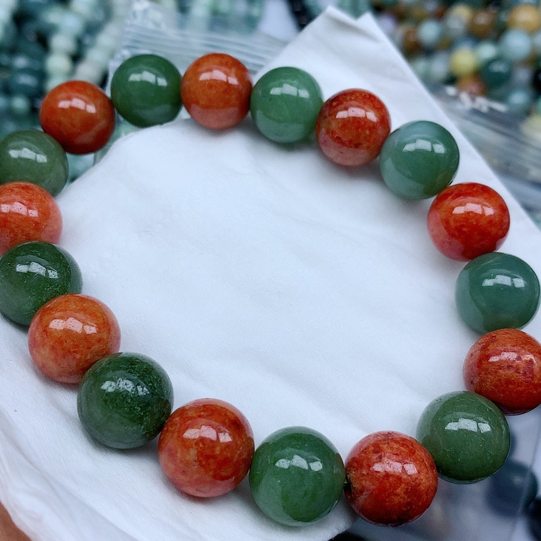 翡翠颈饰未镶嵌手串