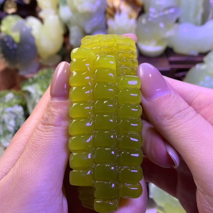 岫玉未镶嵌手把件