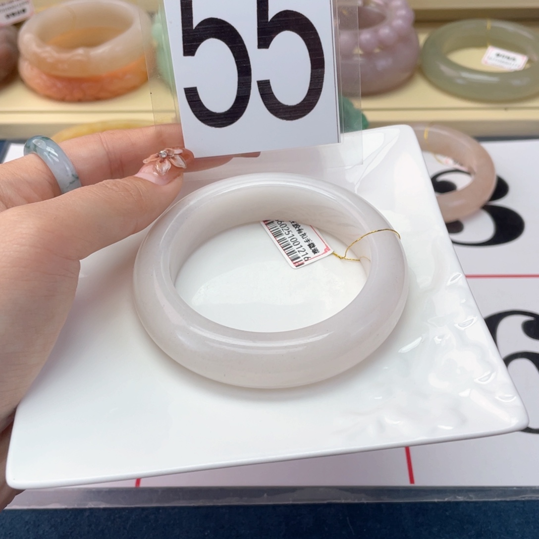 石英质玉未镶嵌手镯