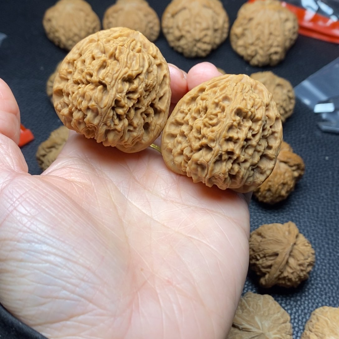 文玩核桃把件X****e南疆石