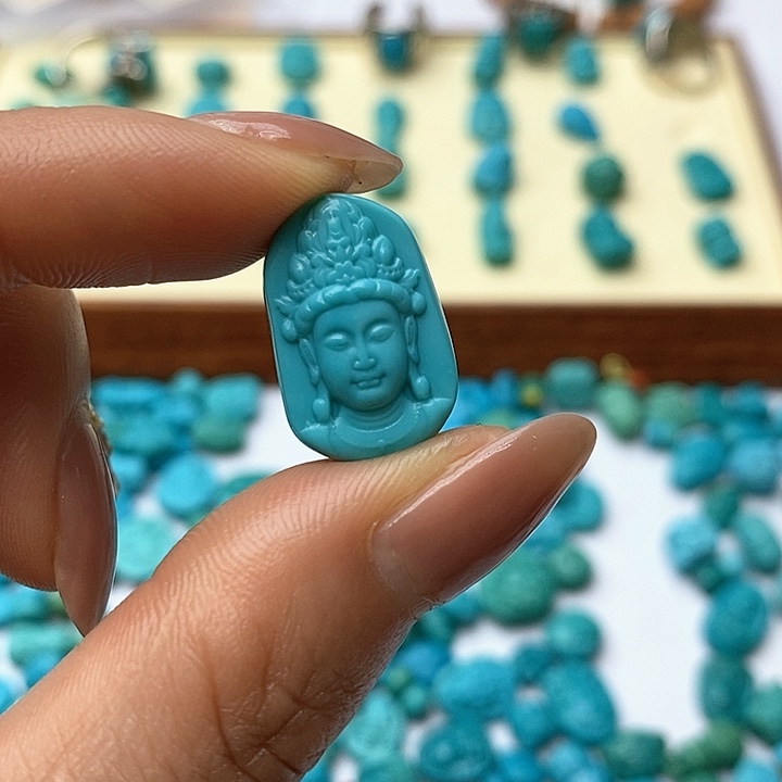 绿松石颈饰未镶嵌