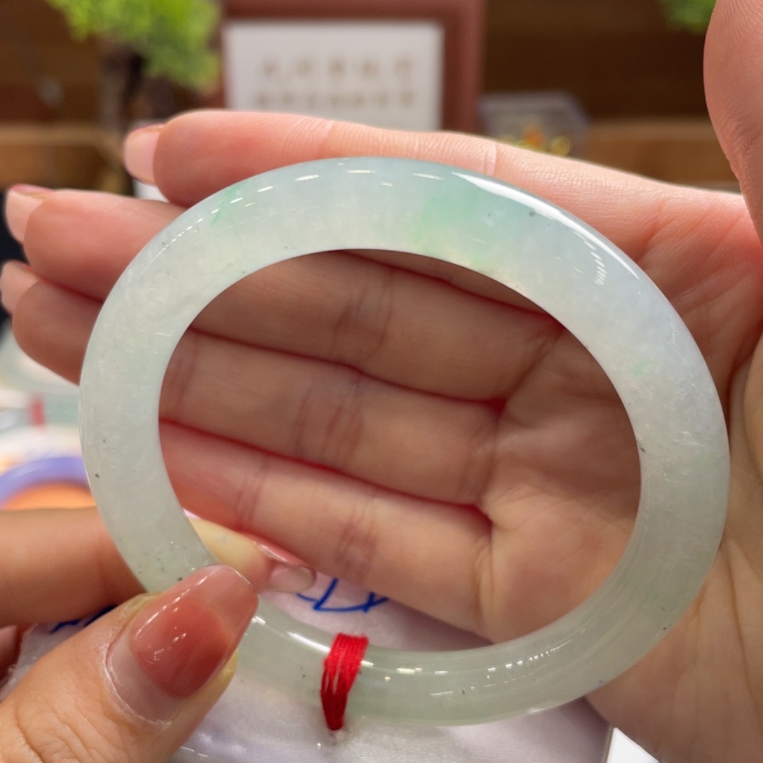 翡翠手镯未镶嵌55.6圆