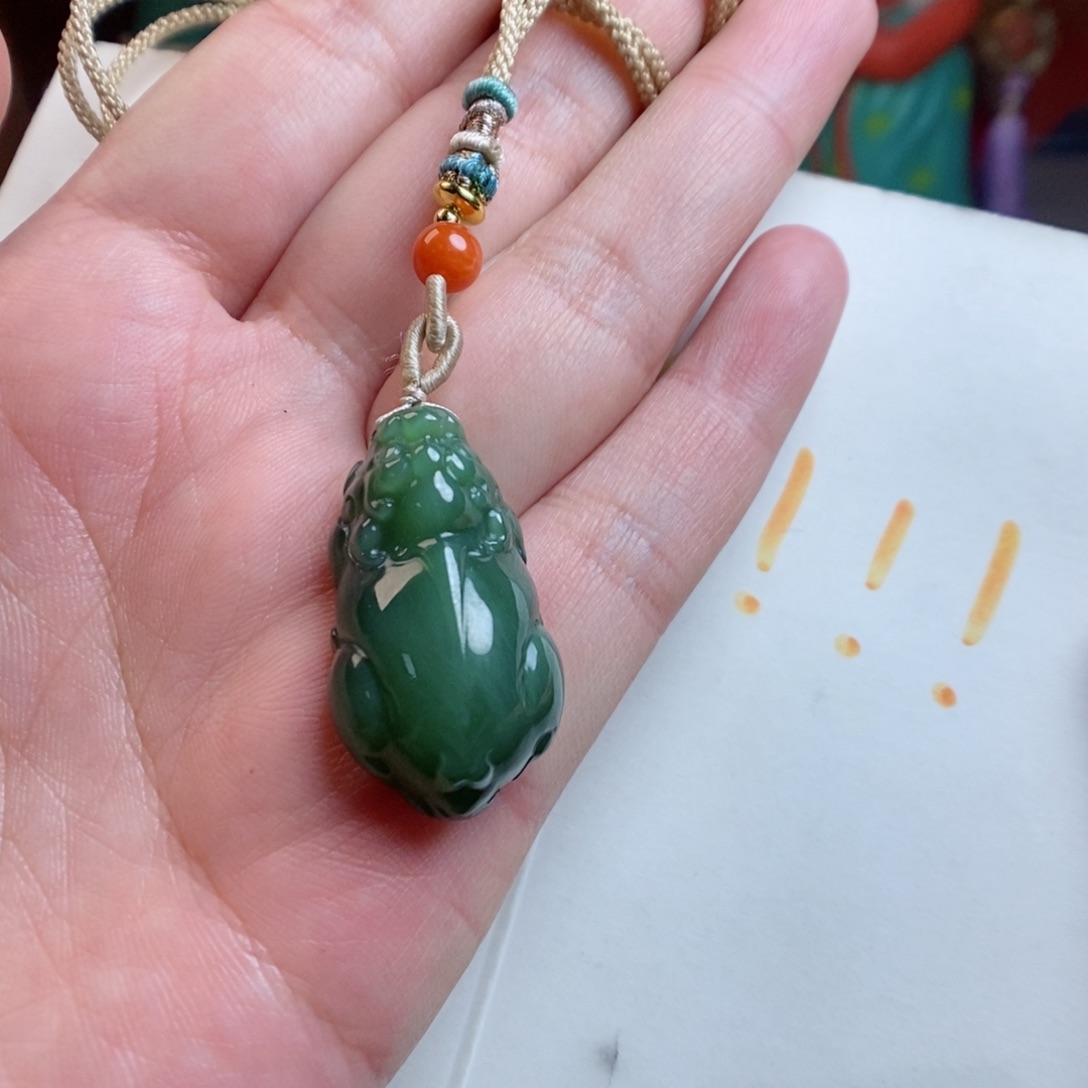 和田玉颈饰未镶嵌猫眼貔貅