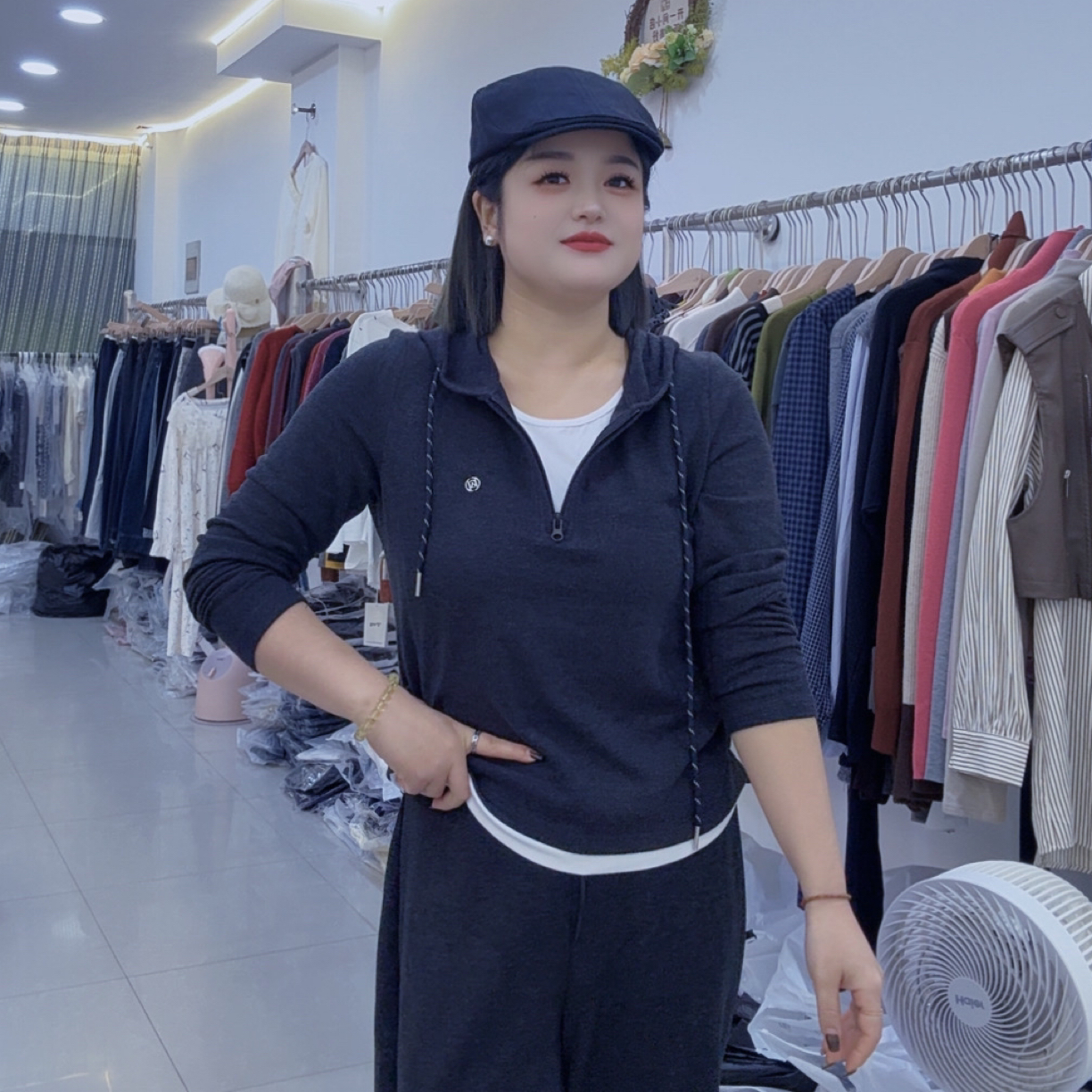 【遇见】半拉链连帽款假两件