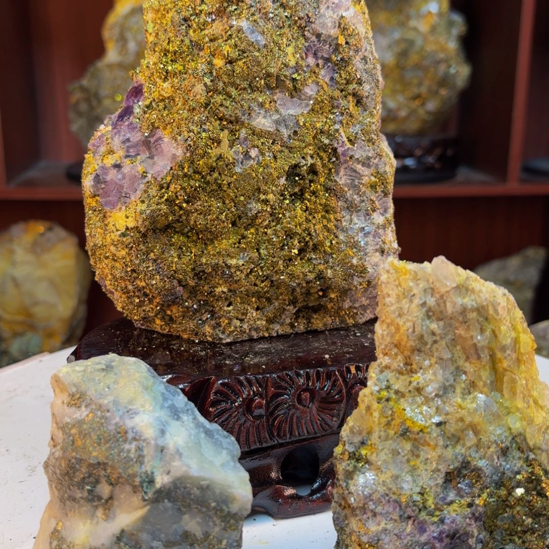 吴***画石材金矿石摆件定向闪购