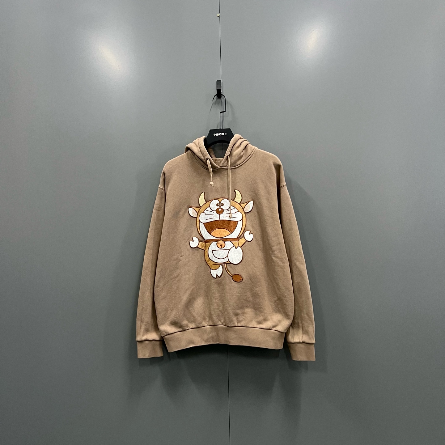 95新 GUCCI/古驰 jp 卡其色哆啦A梦印花帽衫 608721 S码