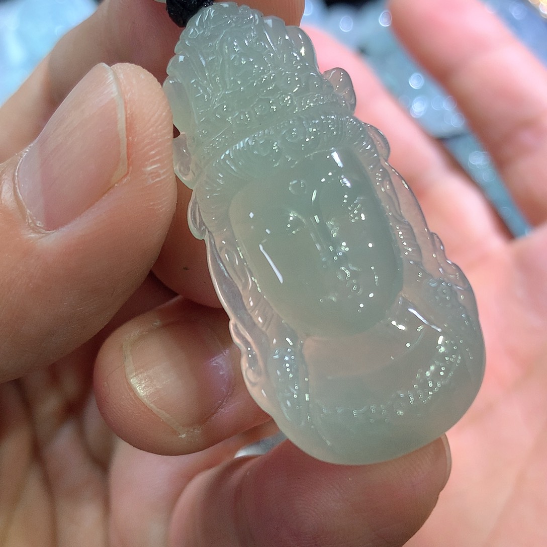 翡翠颈饰未镶嵌翡翠