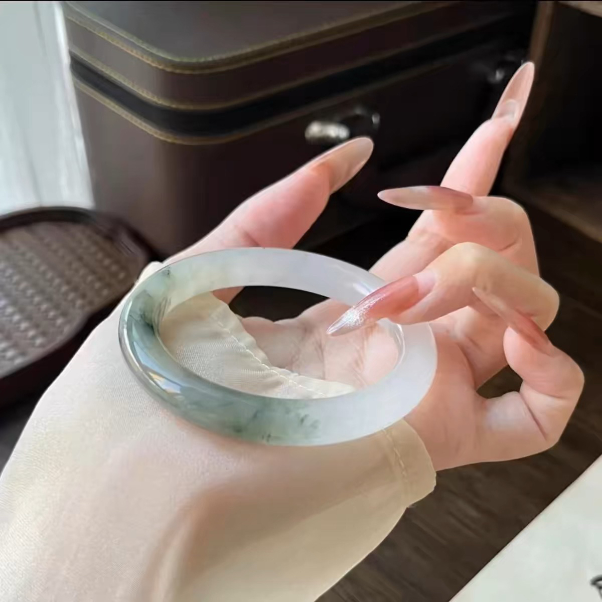 新疆天然玉石天山翠轻奢美人条手镯（多样性发货）拍一发一