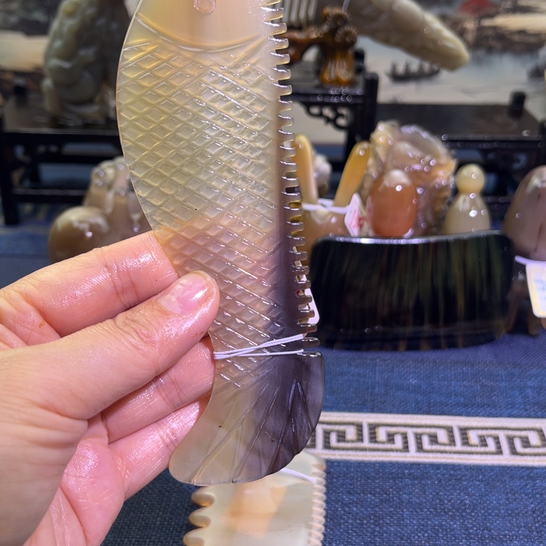 老白水牛角小鱼脸梳