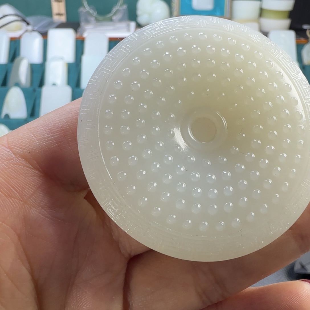 和田玉（糖玉）颈饰未镶嵌