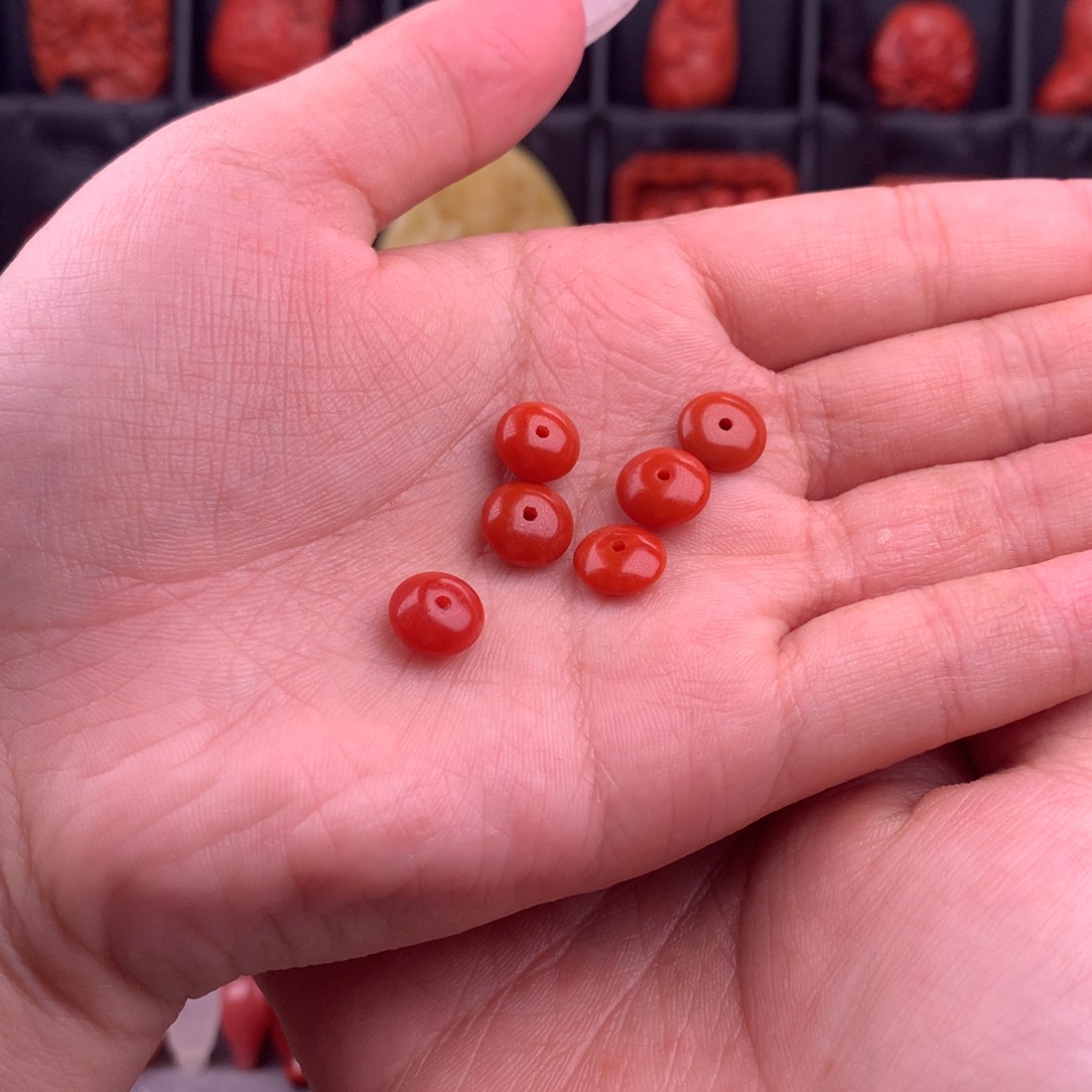 南红玛瑙飞碟隔片8+未镶嵌阿**?