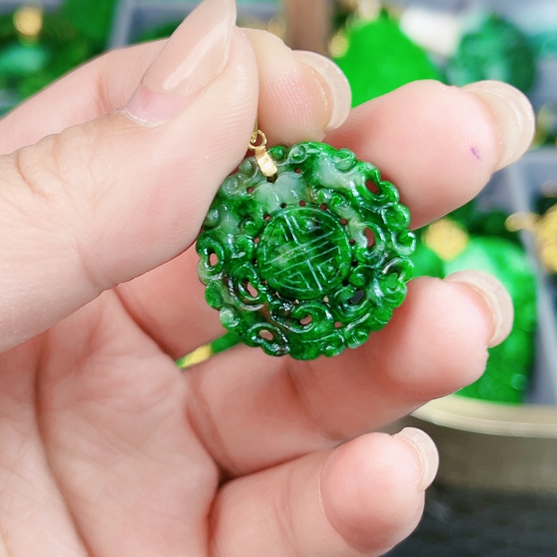 翡翠颈饰18K金镶嵌吊坠