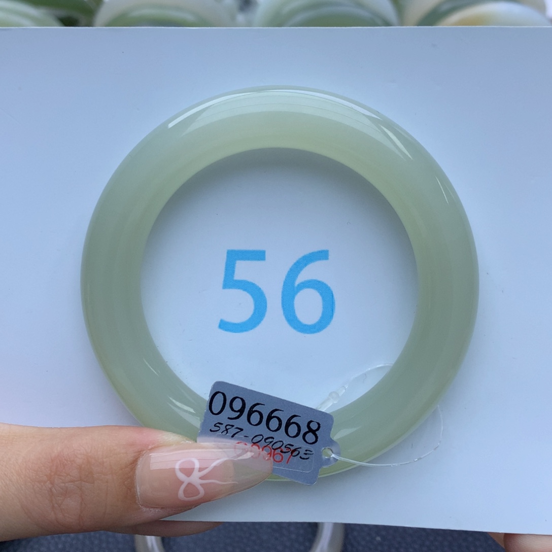 和田玉手镯未镶嵌?*…