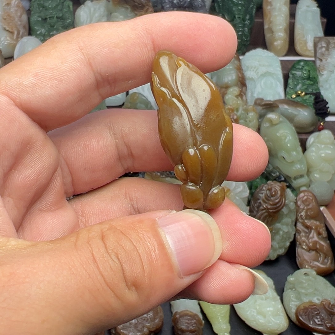 和田玉未镶嵌挂件