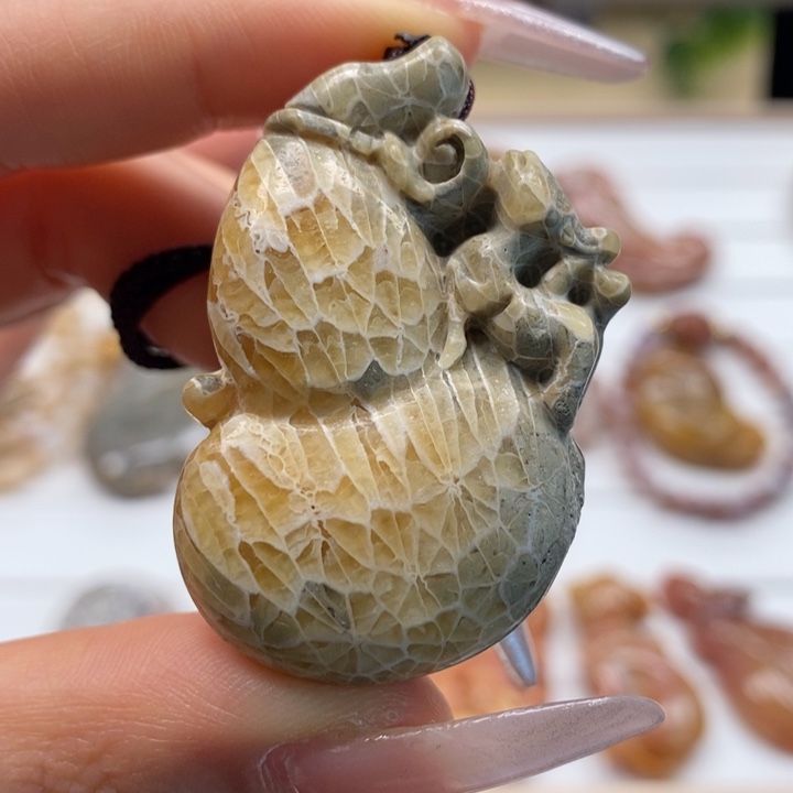 硅化玉吊坠(不含链)未镶嵌葫芦。31号链接