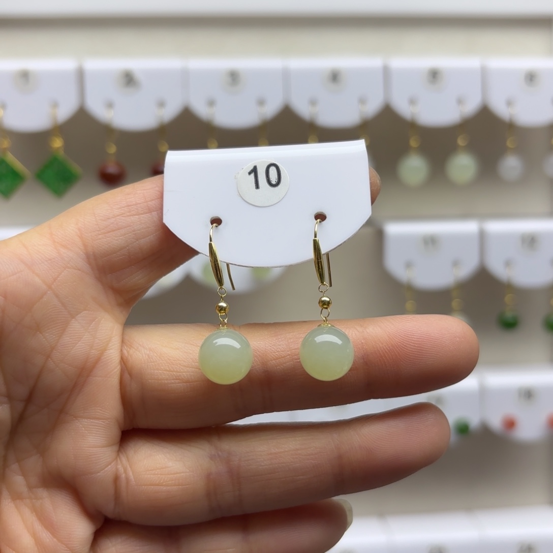 和田玉18K金镶嵌耳饰