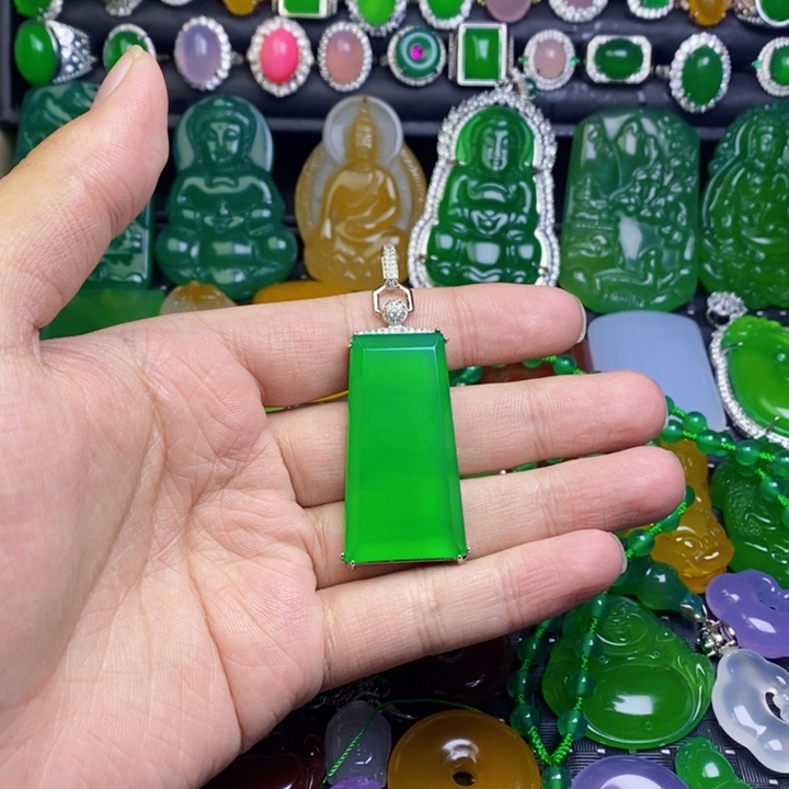 用***5玛瑙/玉髓合金颈饰