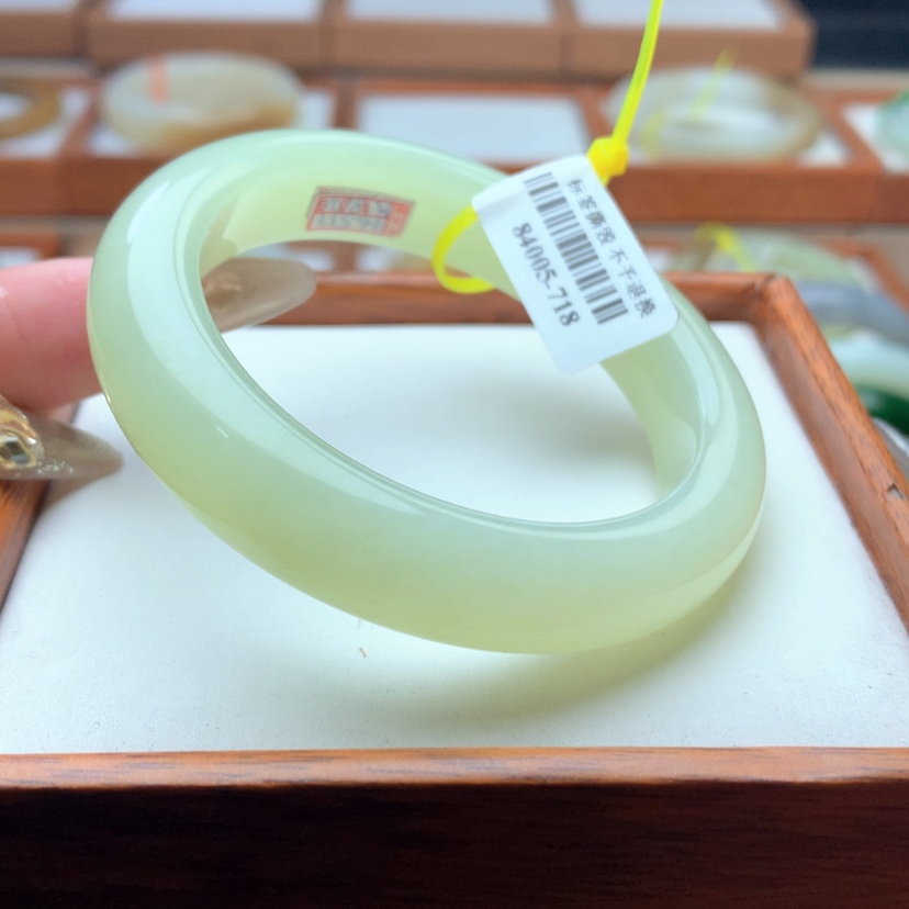 【闪购商品】和田玉手镯未镶嵌朵*53