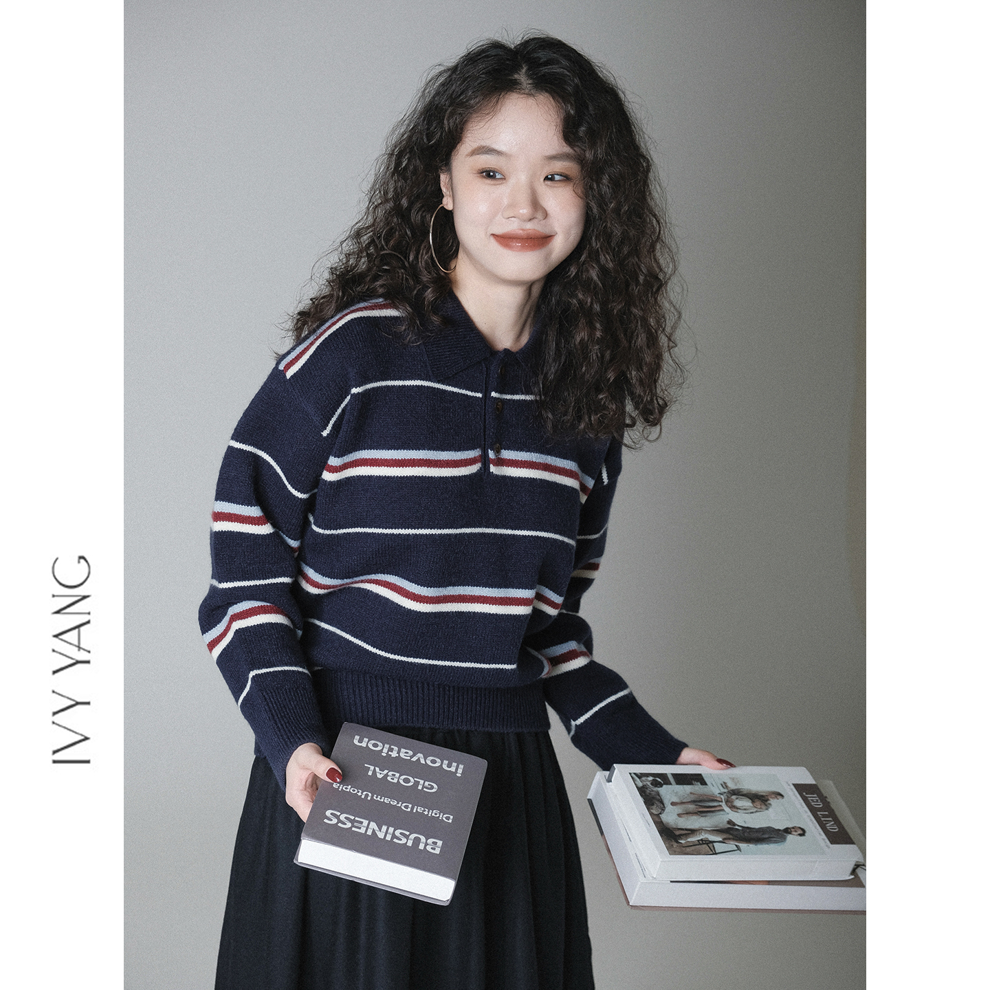 IVY YANG翻领撞色条纹针织宽松毛衣