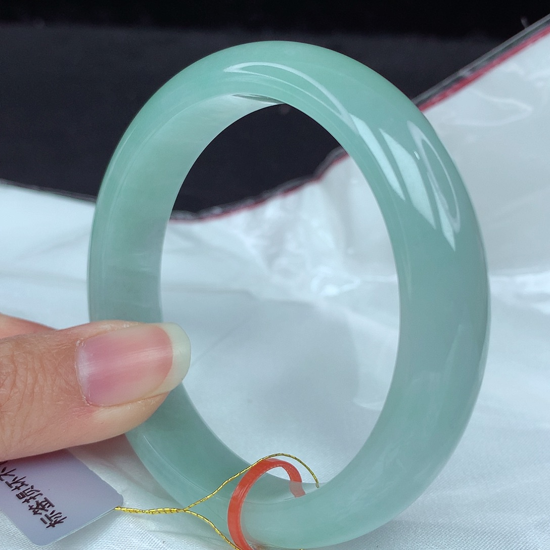 翡翠手镯未镶嵌56圈3249