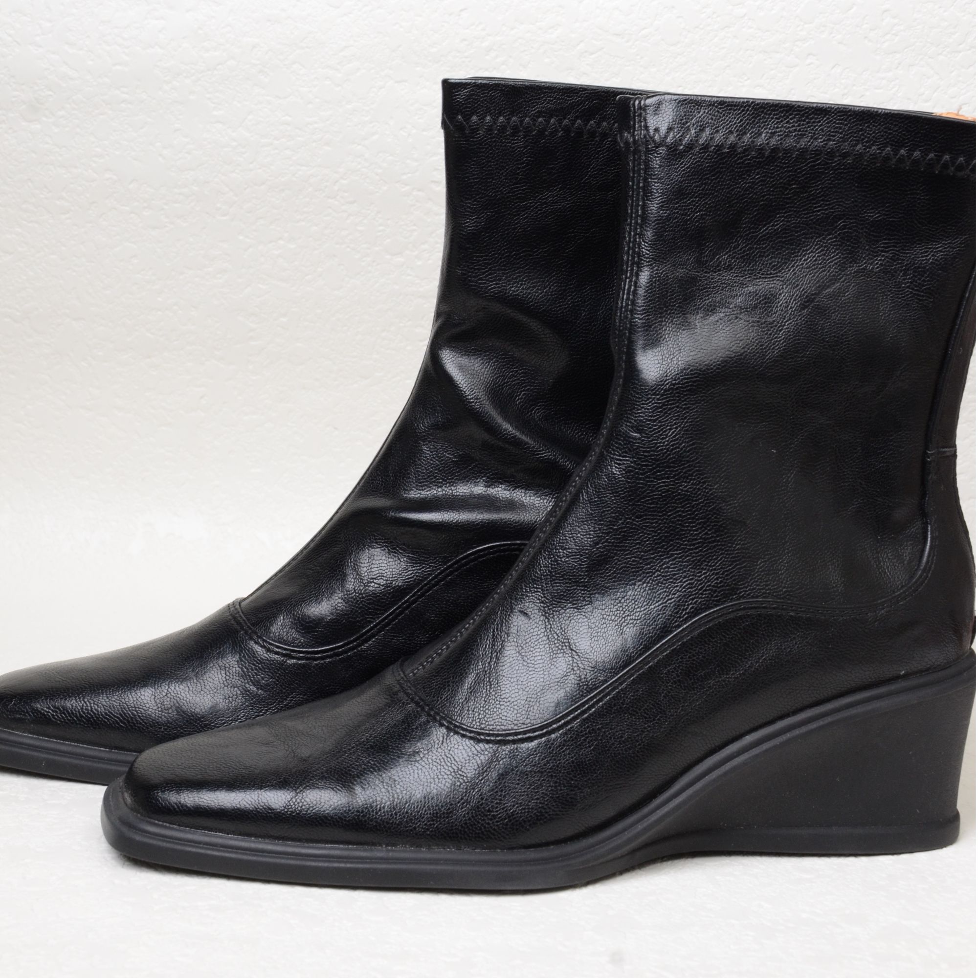 【马年大吉】黑色冬季女靴增高方头粗跟后拉链