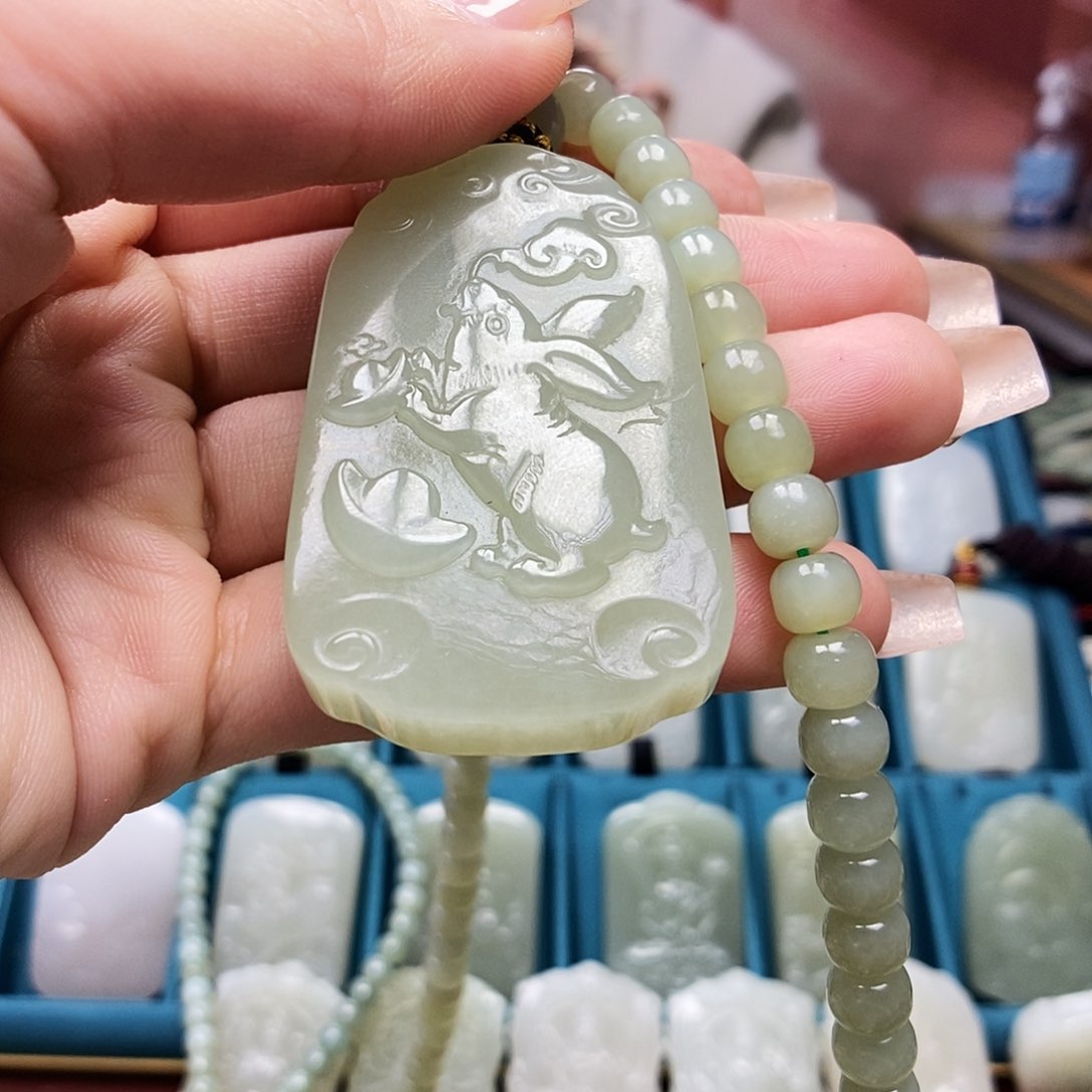 和田玉颈饰未镶嵌阿****发